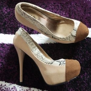 !!NEW LISTING!! Sexy heels